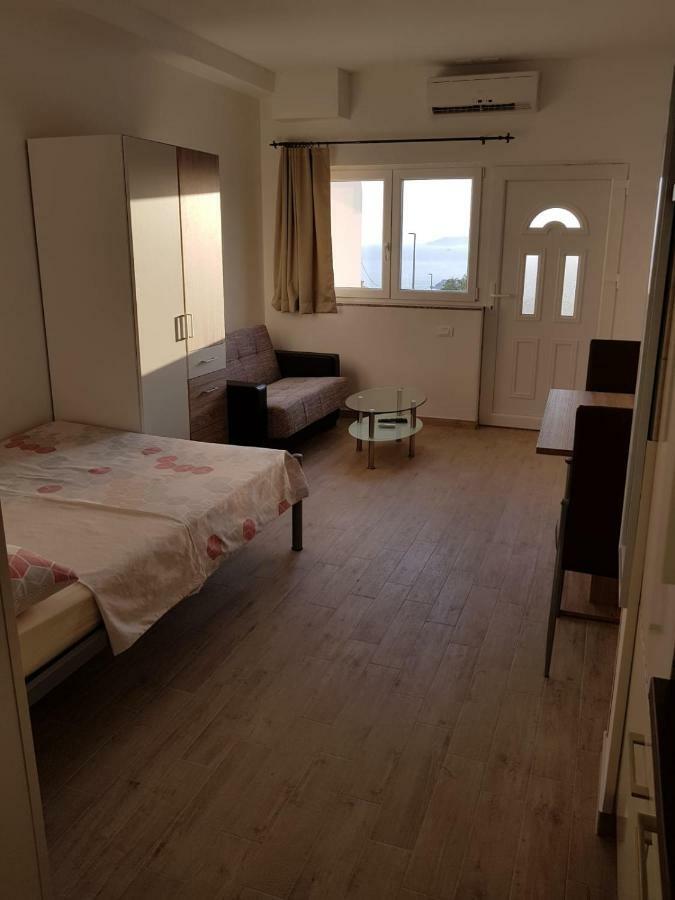 Studio Apartment Matija Podstrana Eksteriør billede